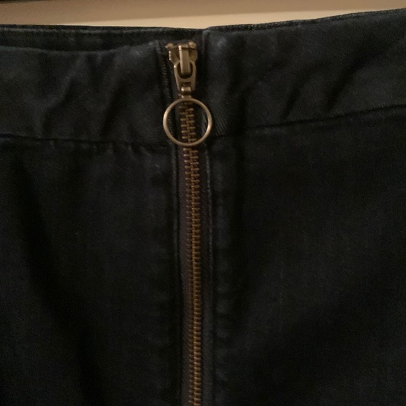 Lane Bryant stretchy blue denim skirt w/front zipper pockets (1 w/flaw) size 22 - Picture 3 of 10